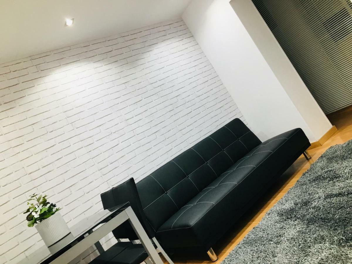 Apartamento Good Vibes Apartment ซาราโกซา ภายนอก รูปภาพ