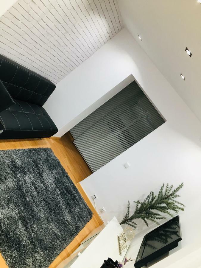 Apartamento Good Vibes Apartment ซาราโกซา ภายนอก รูปภาพ