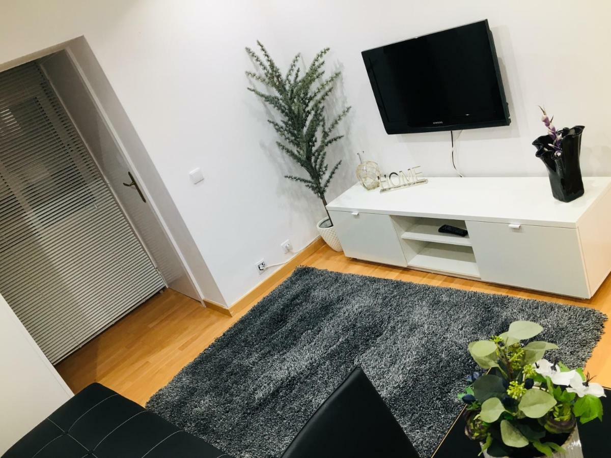 Apartamento Good Vibes Apartment ซาราโกซา ภายนอก รูปภาพ